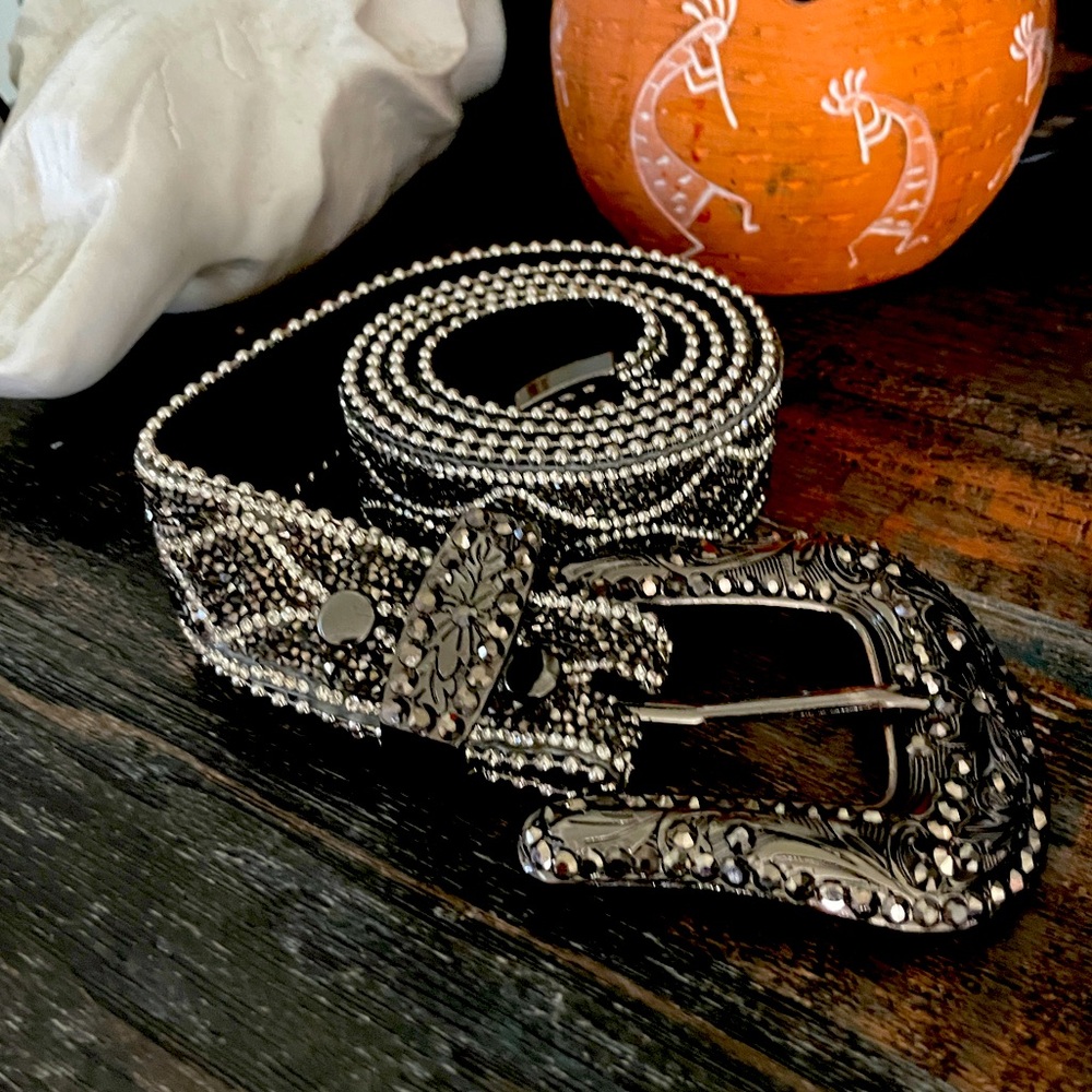 Black Rhinestone Western Belt Size - Picture 2 of 4